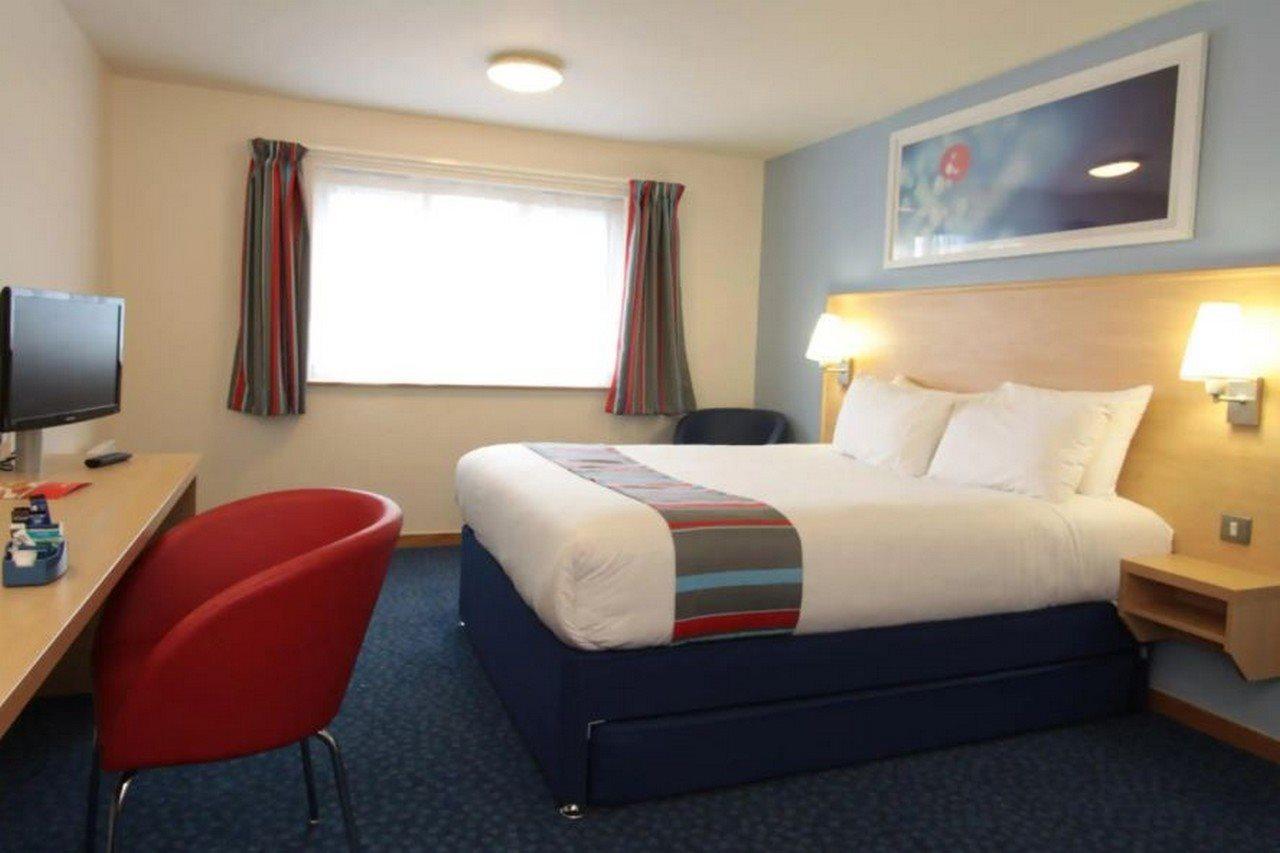 Travelodge London Feltham Buitenkant foto