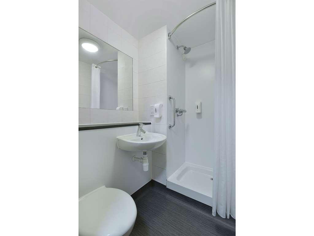 Travelodge London Feltham Kamer foto