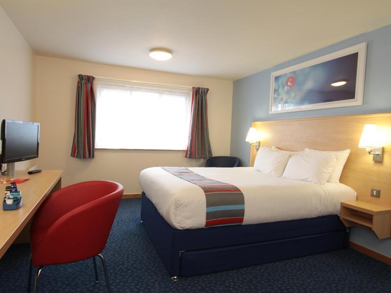 Travelodge London Feltham Buitenkant foto