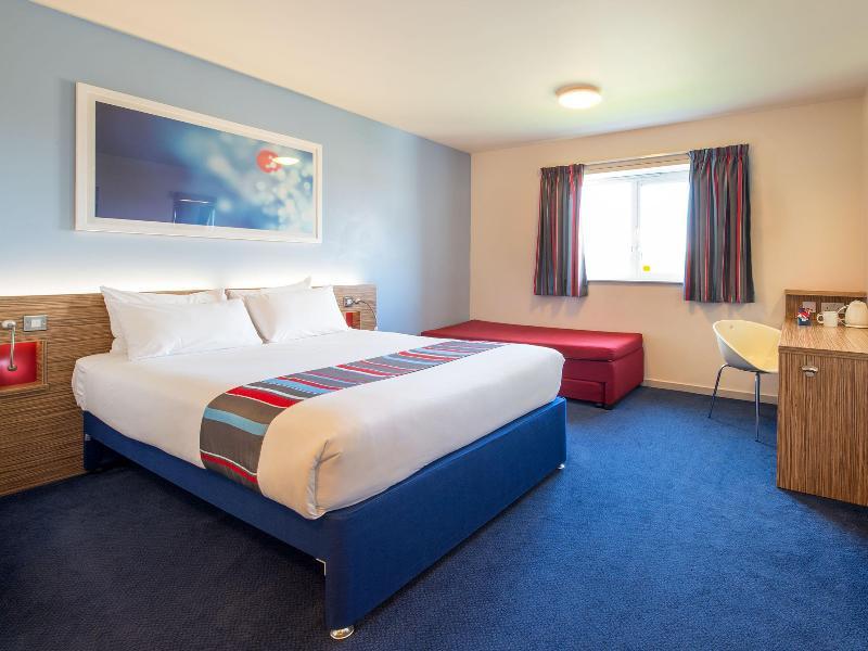Travelodge London Feltham Buitenkant foto