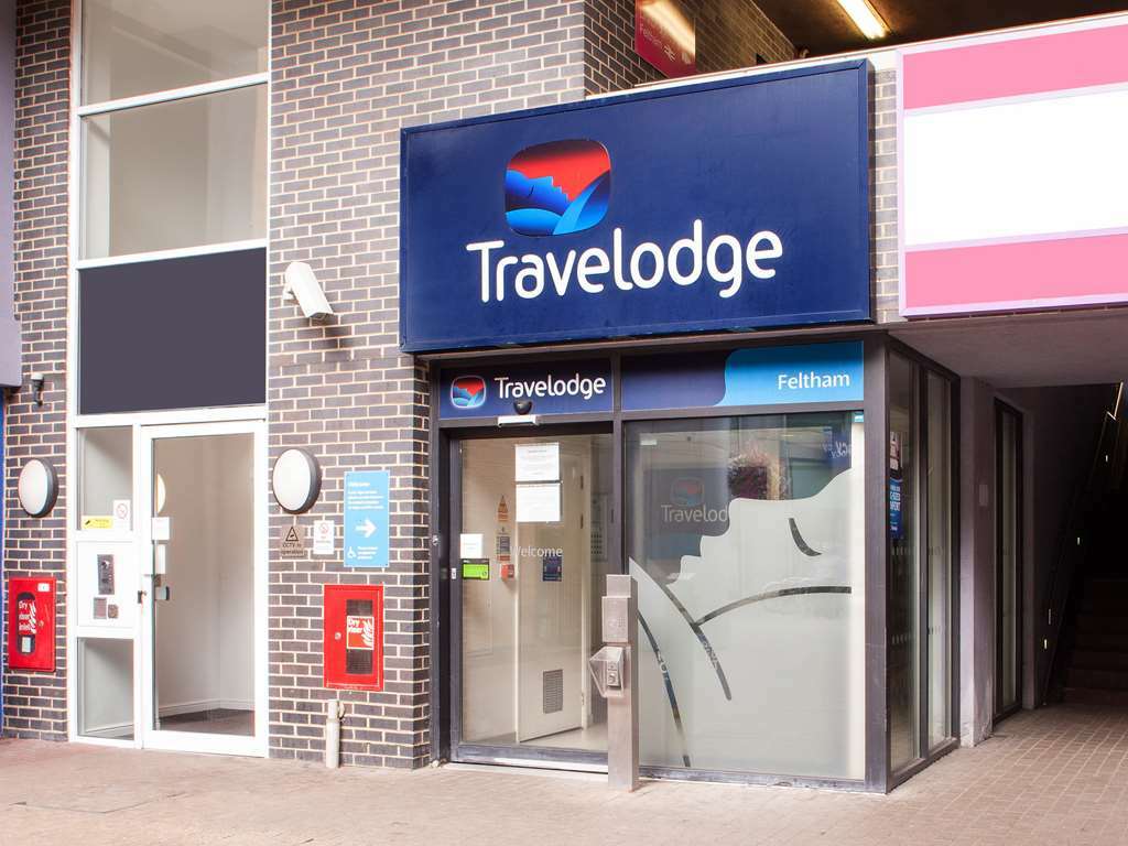 Travelodge London Feltham Buitenkant foto