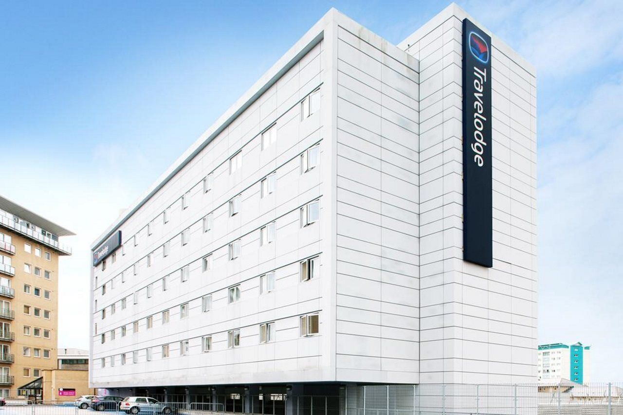 Travelodge London Feltham Buitenkant foto
