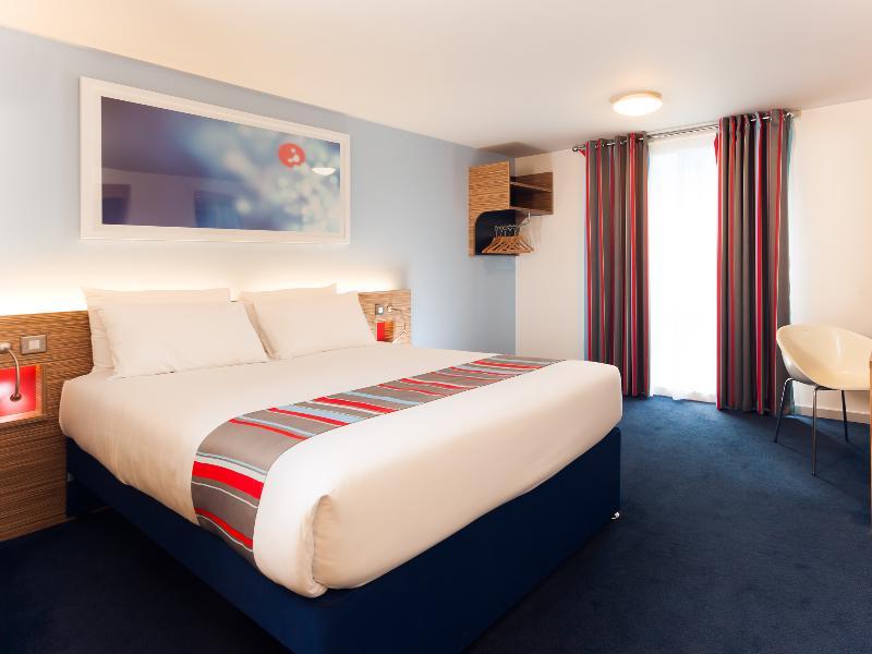 Travelodge London Feltham Buitenkant foto